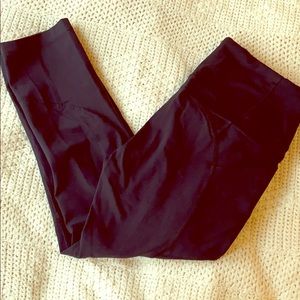 Victoria secret knockout Capri workout leggings